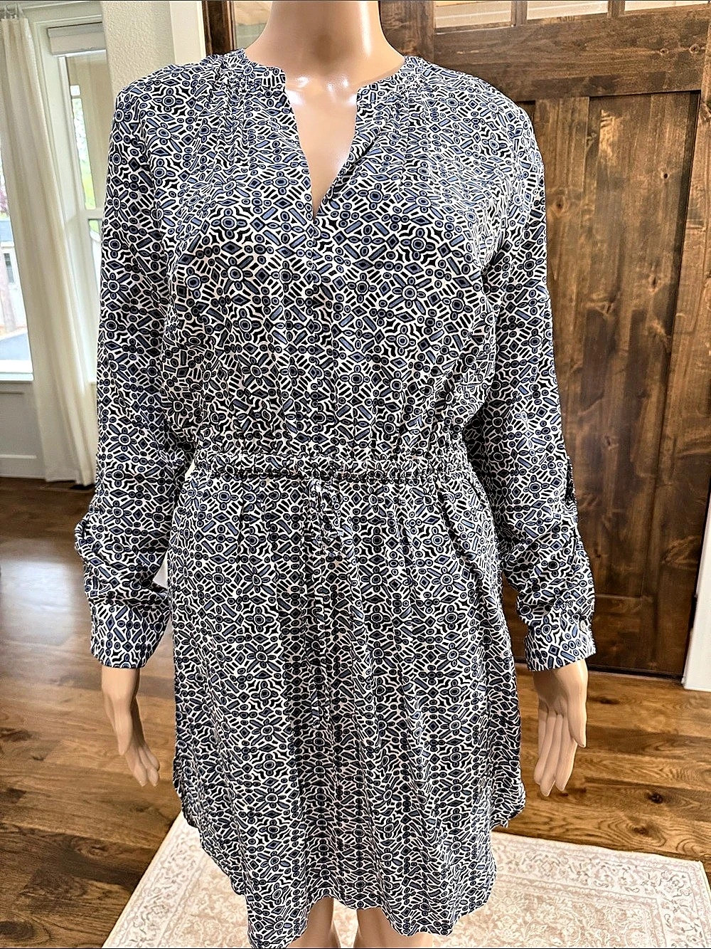 LOFT Geometric Mini Dress in Blue & White Like New Size small19